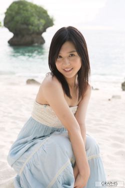 翘臀紧身牛仔裤女尸